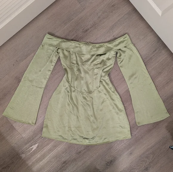 NWT Princess Polly Mayla Corset Mini Dress Green Off Shoulder Long Sleeve Size 6 - Picture 2 of 7